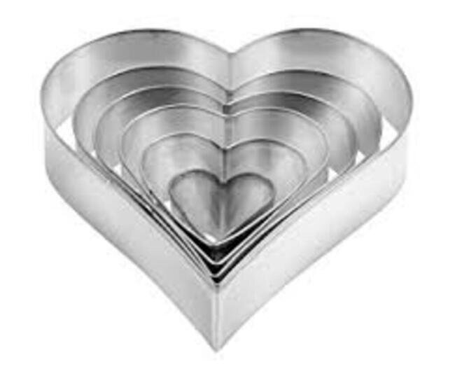 TAGLIAPASTA CUORE MINI SET 6 PZ