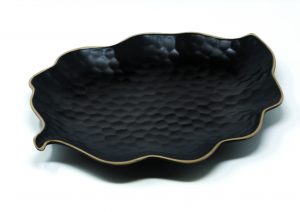 Kypseli vassoio foglia nero 34c26 cm