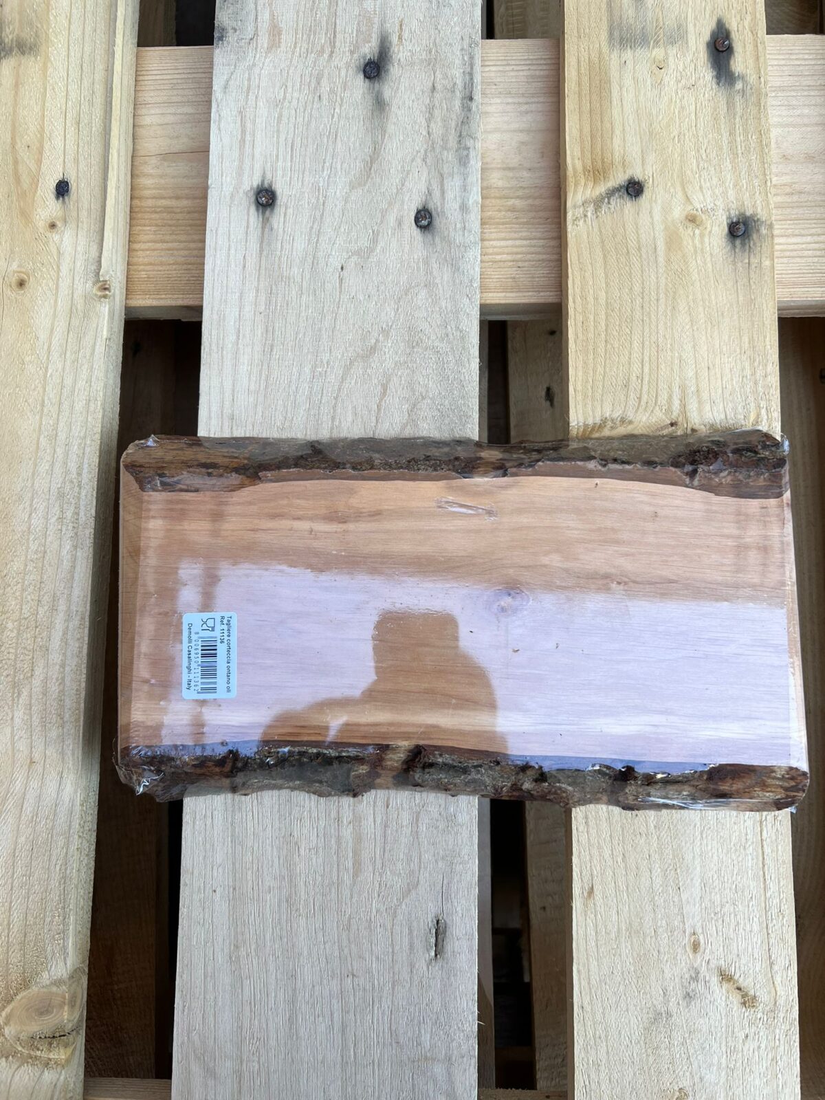 Tagliere corteccia in legno di ontano